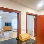 Modern Oasis In Heart Of Marina With Marina View - 11Ab05